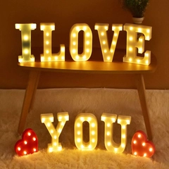 Светящаяся надпись буквы "I Love you" (Я люблю тебя), ночник на батарейках