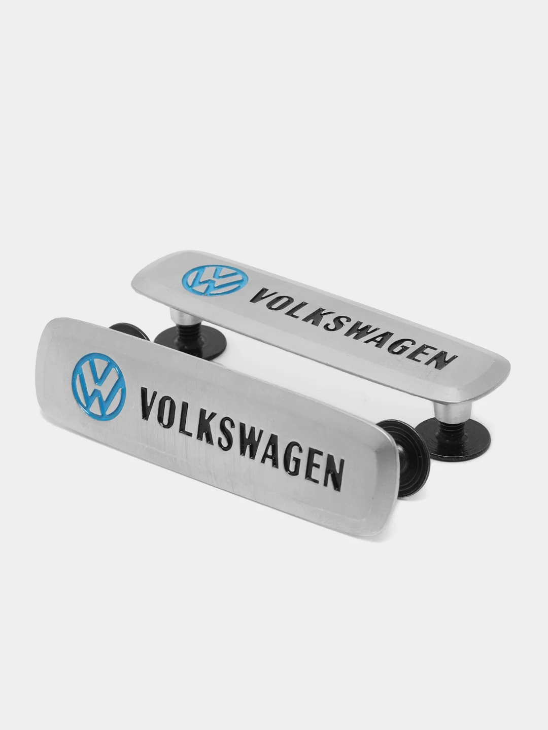 Комплект шильдиков металлических с эмблемой "VOLKSWAGEN" и 4 винтовыми креплениями (Пара)