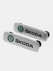 Комплект шильдиков металлических с эмблемой авто "SKODA" и 4 винтовыми креплениями (Пара)