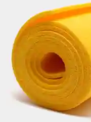 Желтый коврик для йоги