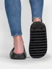 Черный сланцы женские, на высокой подошве