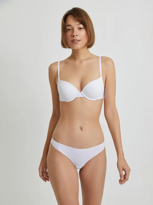 Бежевый трусы-стринги женские Infinity Lingerie базовые, бесшовные