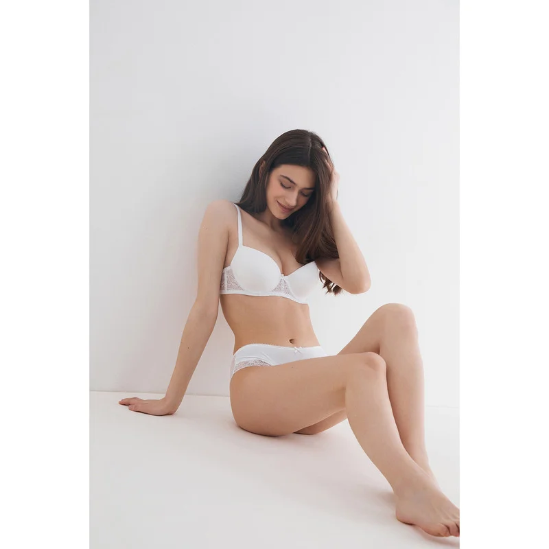 Бежевый бюстгальтер женский Infinity Lingerie T-shirt, чашки с уплотнением в нижней части