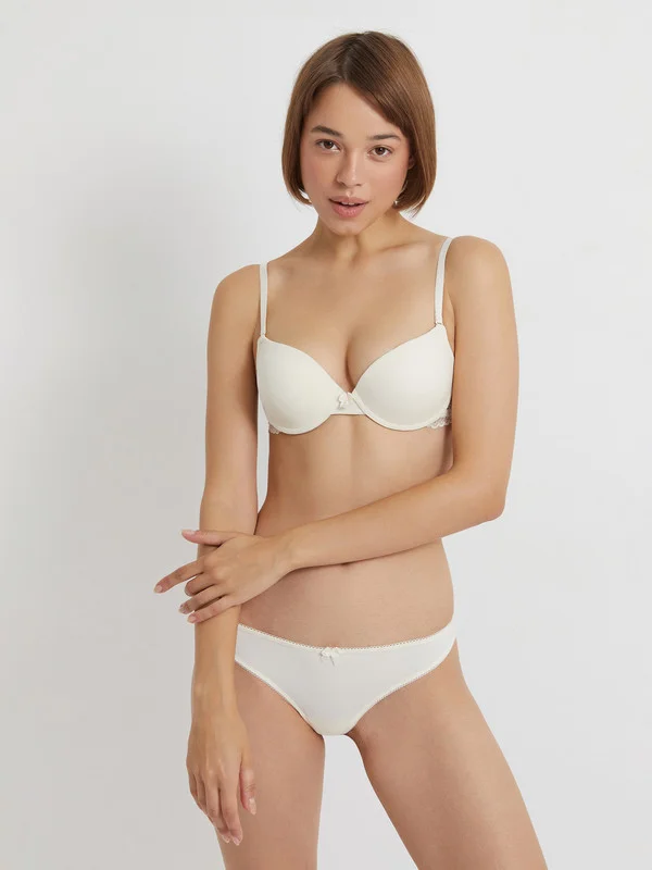 Молочный трусы женские Infinity Lingerie классические, из эластичного полотна с кружевом