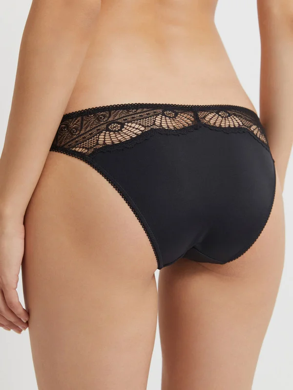 Черный трусы женские Infinity Lingerie классические, из эластичного полотна с кружевом