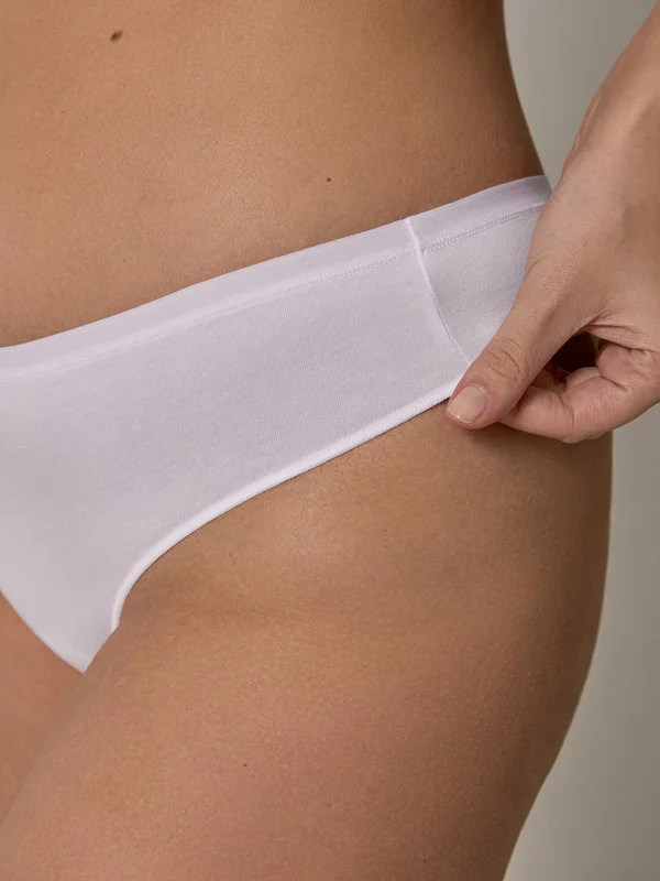 Белый трусы-стринги женские Infinity Lingerie хлопковые, 3 шт