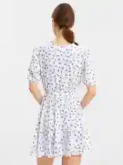 Белый платье