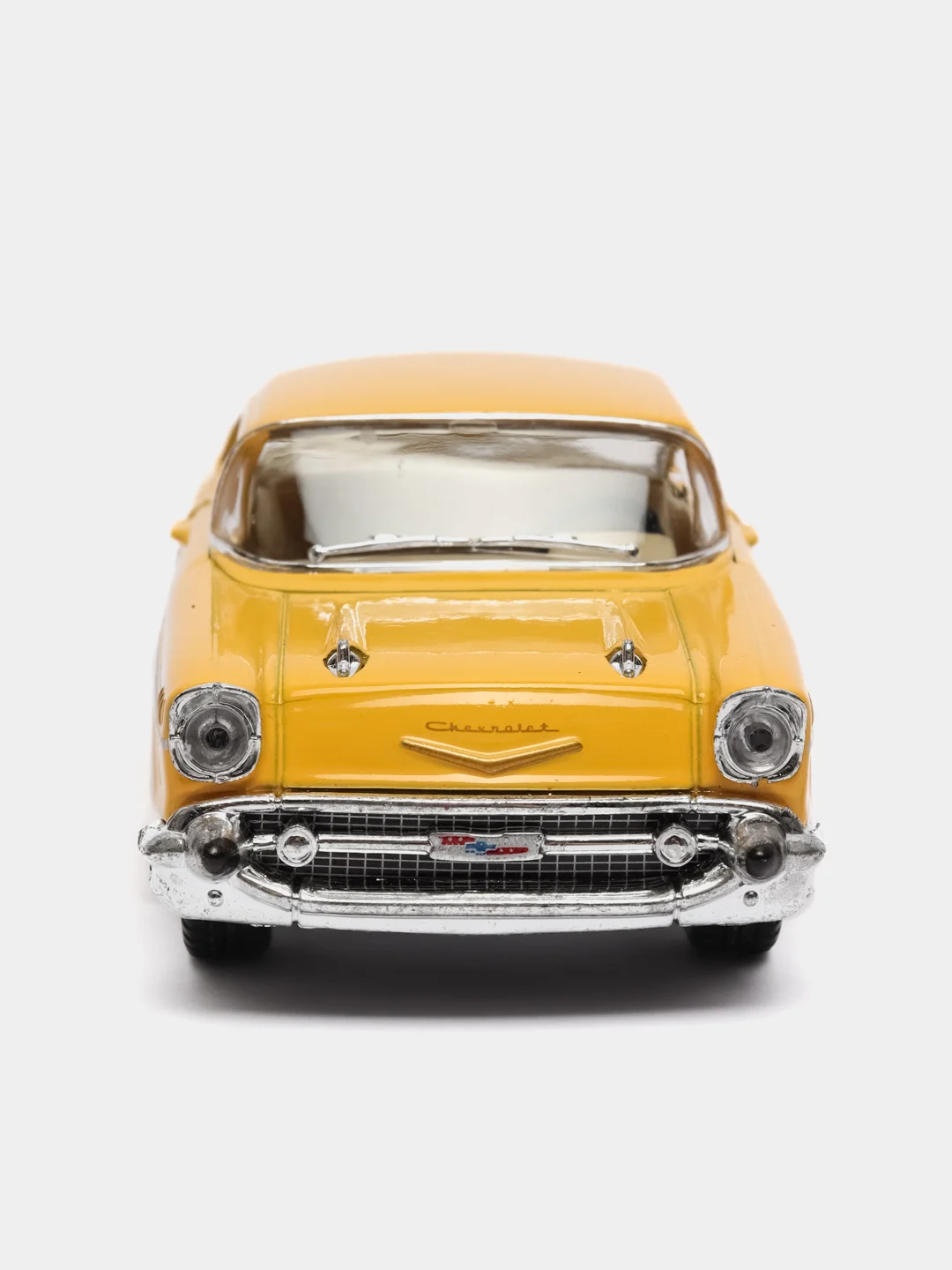 Желтый металлическая машинка 1957 Chevrolet Bel Air KT5313D