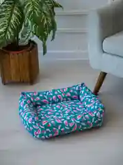 Фиолетовый лежак для кошек и собак мелких пород