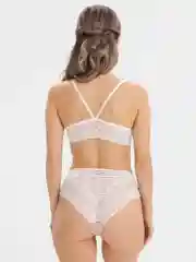 Белый женский кружевной комплект нижнего белья