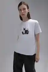 Белый футболка женская INCITY прямая, с принтом