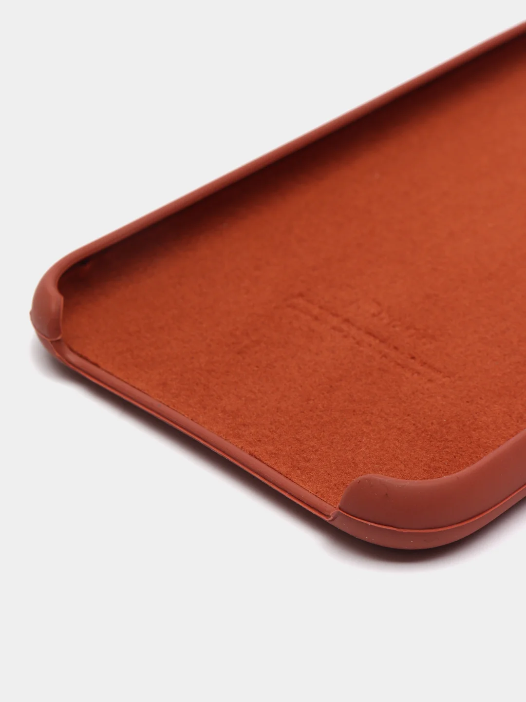 Коричневый чехол Silicone Case для iPhone 11, с открытым низом