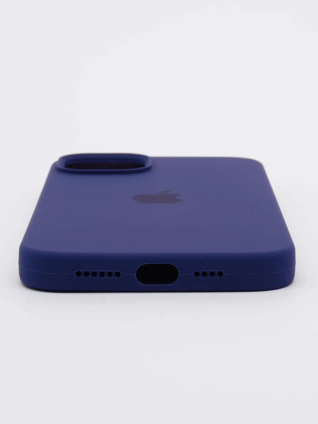 Фиолетовый чехол Silicone Case для iPhone 14, 14 Plus, 14 Pro, 14 Pro Max, с закрытым низом