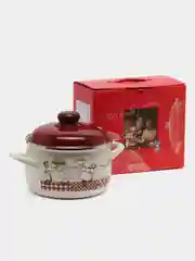 Глубокая кастрюля с металлической крышкой