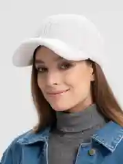 Белый меховая кепка, утепленная бейсболка