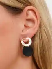 Черный серьги гвоздики Amata