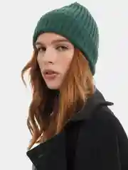 Зеленый шапка вязаная