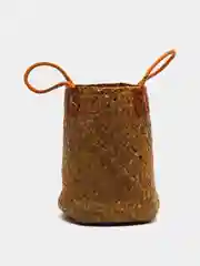 Бежевый корзина плетеная