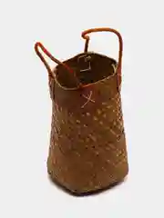Бежевый корзина плетеная