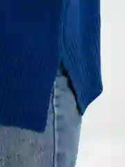 Синий свитер oversize