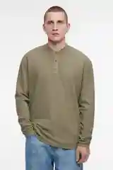 Хаки лонгслив мужской oversize хлопковый с застежкой на груди Befree