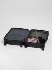 Черный чемодан на колесах, дорожный, пластиковый, размеры S, M, L