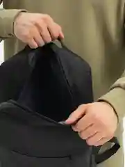 Черный рюкзак универсальный водонепроницаемый для ноутбука