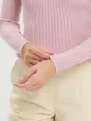 Розовый водолазка женская