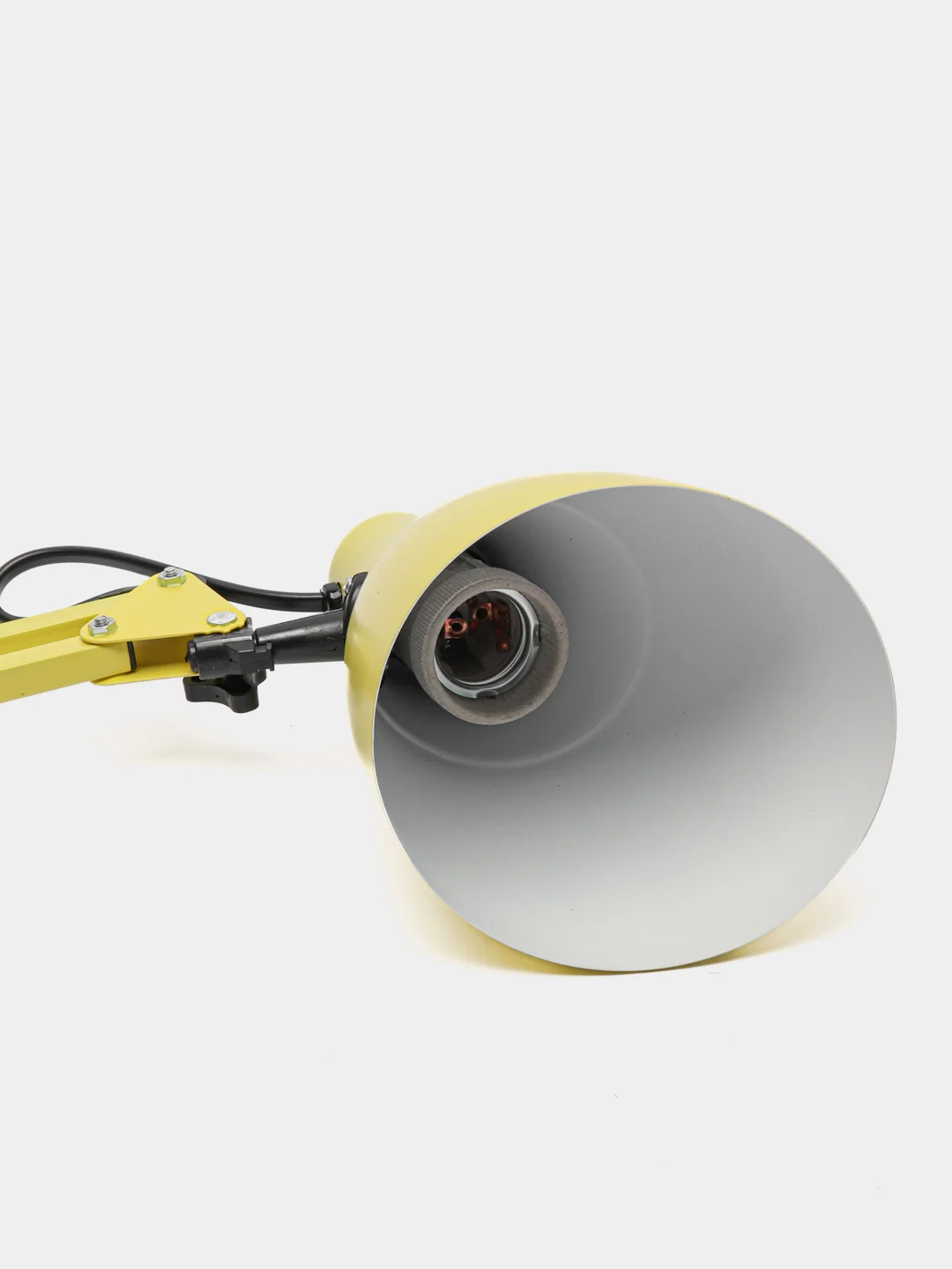 Camelion KD-335  C07  желтый (Свет-к настольн.с метал. струбциной, 230V, 40W, E27)