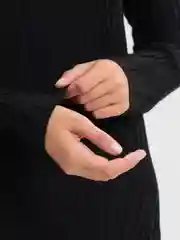 Черный костюм женский, вязаный, силуэтный