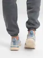 Бежевый кроссовки мужские