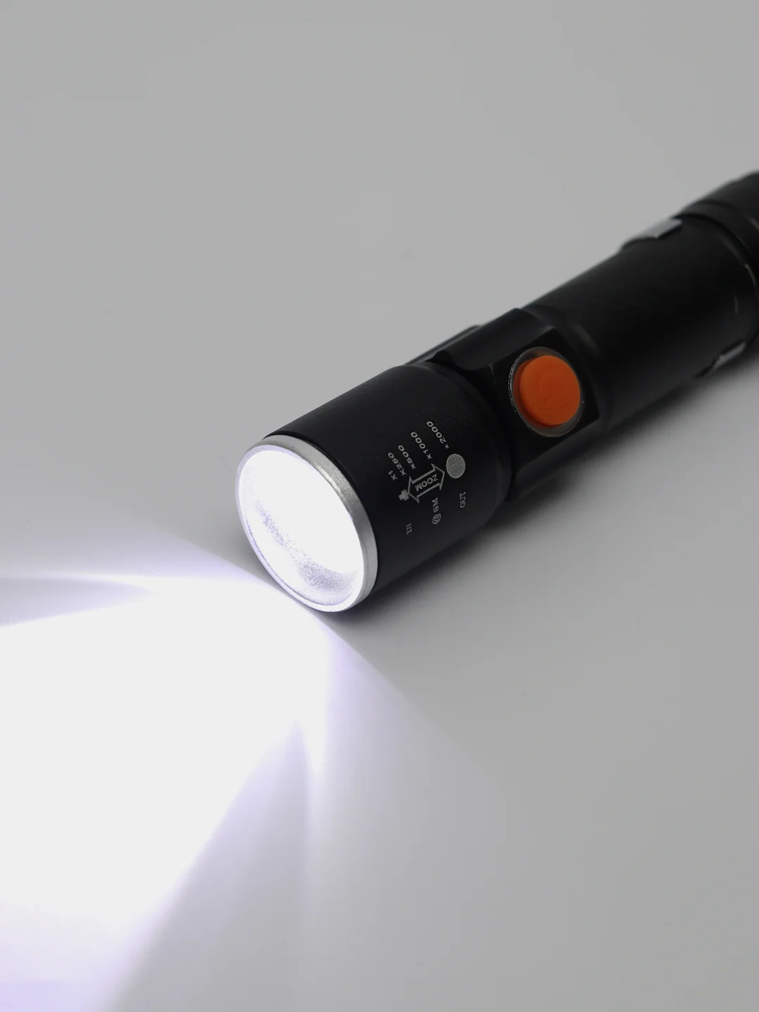 Фонарь LED светодиодный, аккумуляторный, с USB зарядкой от сети