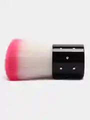 Розовый кисть для смахивания пыли