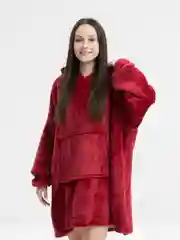 Красный плед с рукавами и капюшоном