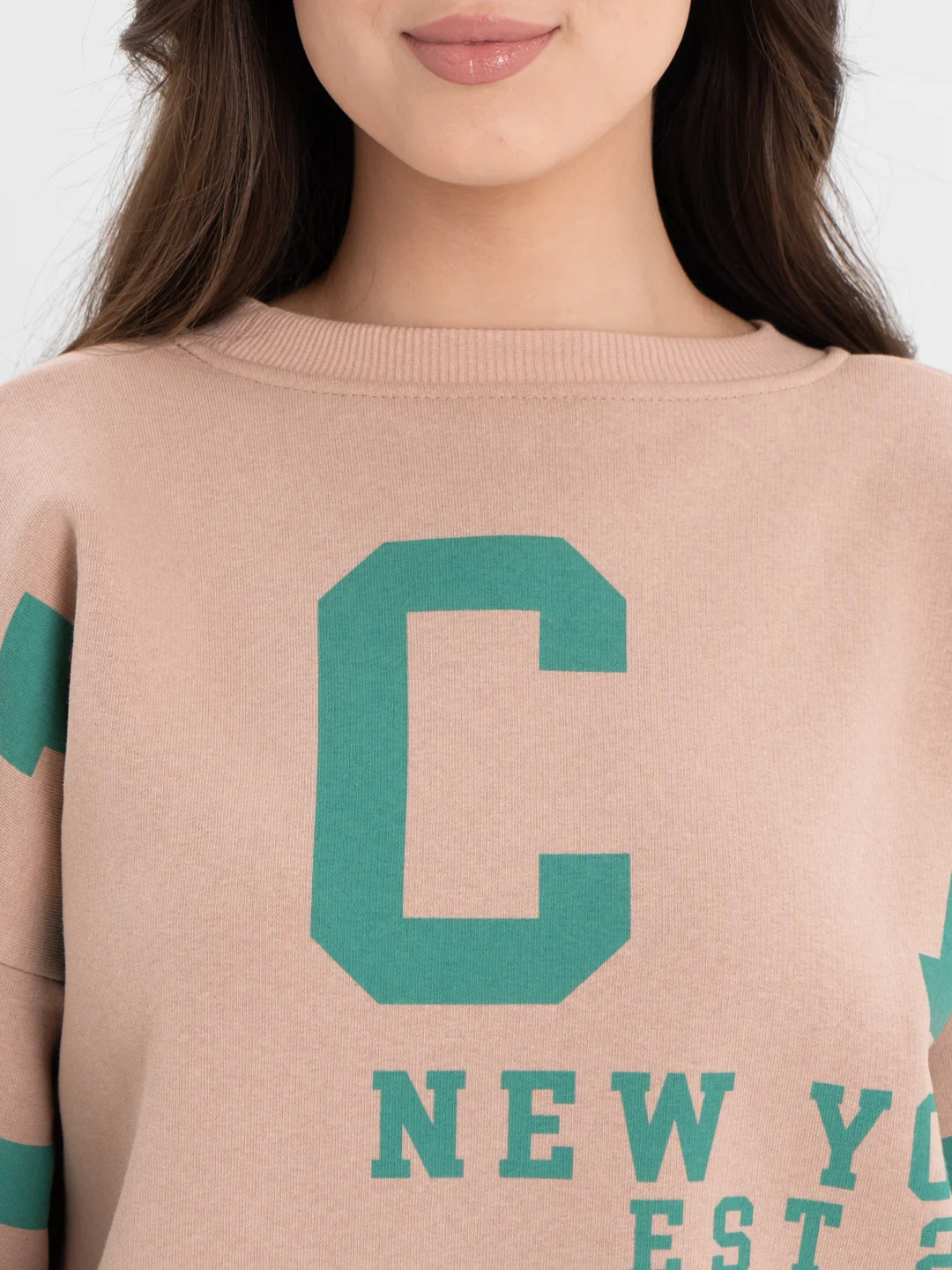 Бежевый женский свитшот с начесом, oversize, с модным принтом на спине CHICАGO