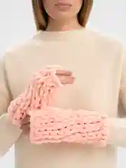 Митенки из плюшевой пряжи