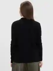 Черный свитер женский