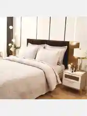 Светло-бежевый комплект с покрывалом The Eleventh Kingdom Mayfair 240Х260см