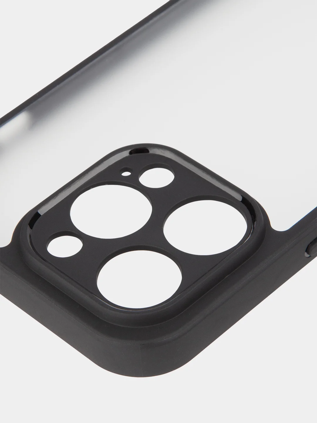 Белый чехол для Apple iPhone 14/14 Pro/14 Pro Max пластиковый BROSCORP с силиконовой защитой