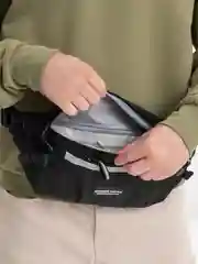 Черный сумка через плечо.