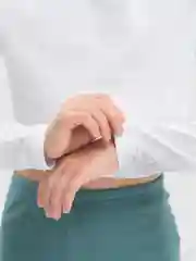 Белый топ с длинным рукавом
