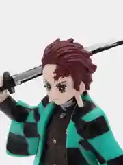 Зеленый фигурка по аниме "Клинок рассекающий демонов", Demon Slayer, на подставке коллекционная