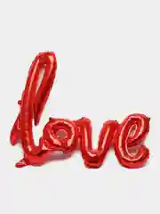 Красный воздушный новогодний шар с надписью Love