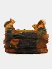 Кашпо белки на пне