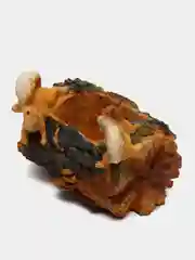 Кашпо белки на пне