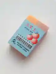 Бежевый ластик цветной