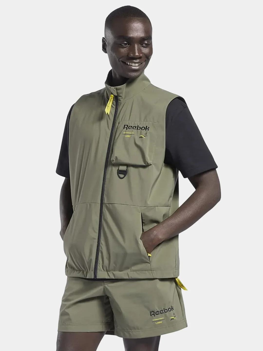 Зеленый жилет мужской REEBOK H54402 CL Q1 VEST