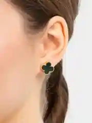 Зеленый серьги женские, серьги клевер,  гвоздики, сережки, серьги на уши Размер 1,1 см* 1,1 см