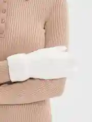 Варежки женские, белые, вязанные