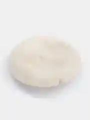 Молочный детский берет с бусинами, на осень